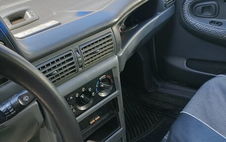 Daewoo Nexia I рестайлинг, 2002 год, 160 000 рублей, 6 фотография