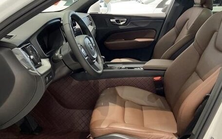 Volvo XC60 II, 2021 год, 2 800 000 рублей, 6 фотография