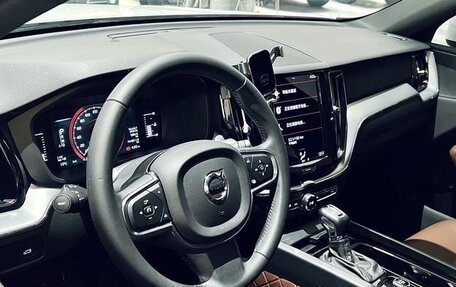 Volvo XC60 II, 2021 год, 2 800 000 рублей, 9 фотография