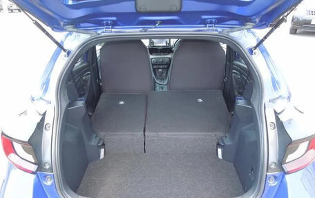 Toyota Yaris, 2022 год, 850 001 рублей, 7 фотография