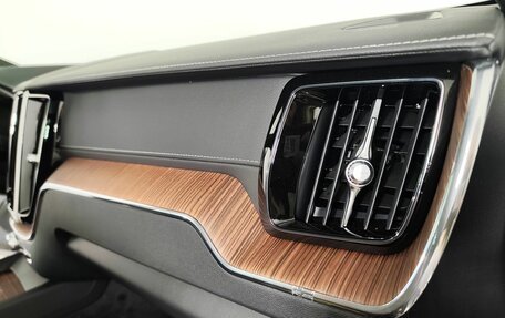 Volvo XC60 II, 2024 год, 7 390 000 рублей, 10 фотография