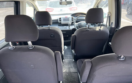 Honda Freed I, 2010 год, 750 000 рублей, 32 фотография