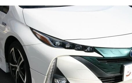 Toyota Prius IV XW50, 2016 год, 2 350 001 рублей, 5 фотография