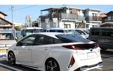 Toyota Prius IV XW50, 2016 год, 2 350 001 рублей, 4 фотография