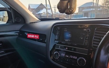 Mitsubishi Outlander III рестайлинг 3, 2019 год, 2 850 000 рублей, 8 фотография