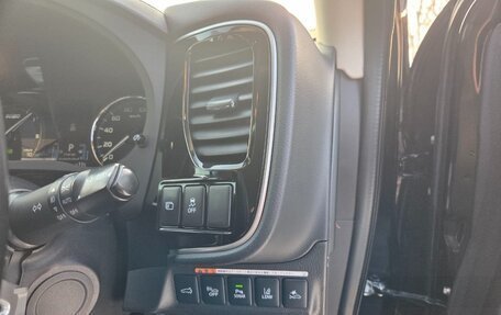 Mitsubishi Outlander III рестайлинг 3, 2019 год, 2 850 000 рублей, 12 фотография