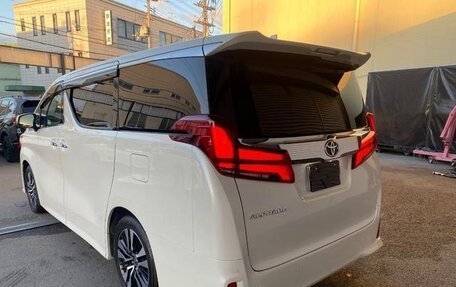 Toyota Alphard III, 2022 год, 3 650 000 рублей, 7 фотография