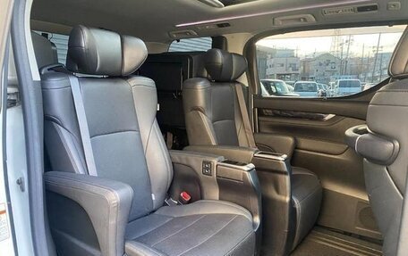 Toyota Alphard III, 2022 год, 3 650 000 рублей, 19 фотография