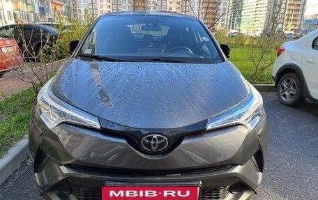 Toyota C-HR I рестайлинг, 2019 год, 2 200 000 рублей, 17 фотография