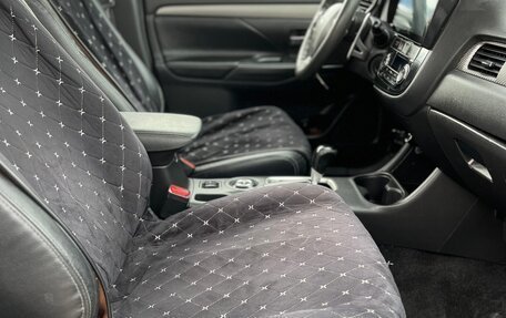 Mitsubishi Outlander III рестайлинг 3, 2013 год, 1 920 000 рублей, 2 фотография