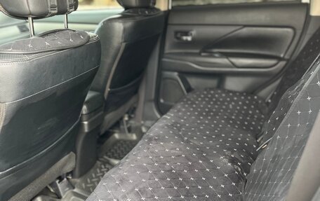 Mitsubishi Outlander III рестайлинг 3, 2013 год, 1 920 000 рублей, 4 фотография