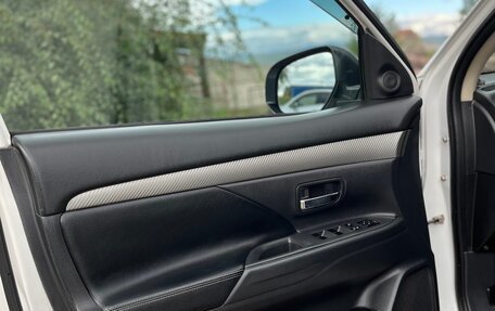 Mitsubishi Outlander III рестайлинг 3, 2013 год, 1 920 000 рублей, 6 фотография