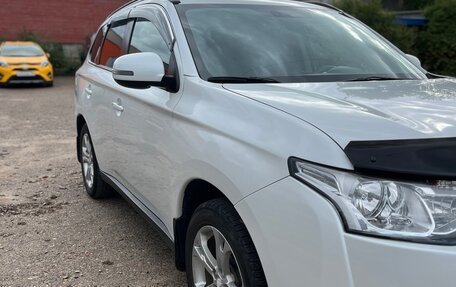 Mitsubishi Outlander III рестайлинг 3, 2013 год, 1 920 000 рублей, 12 фотография