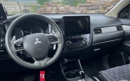 Mitsubishi Outlander III рестайлинг 3, 2013 год, 1 920 000 рублей, 5 фотография