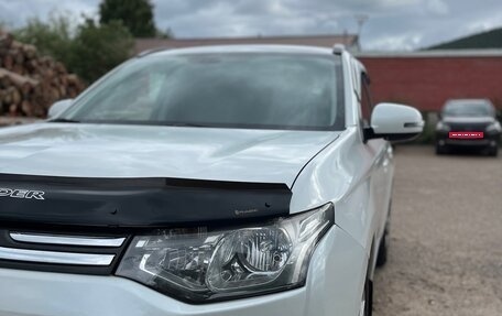 Mitsubishi Outlander III рестайлинг 3, 2013 год, 1 920 000 рублей, 15 фотография