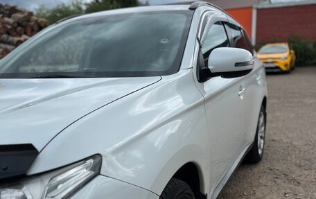 Mitsubishi Outlander III рестайлинг 3, 2013 год, 1 920 000 рублей, 16 фотография