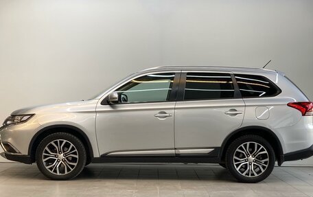 Mitsubishi Outlander III рестайлинг 3, 2015 год, 1 990 000 рублей, 8 фотография