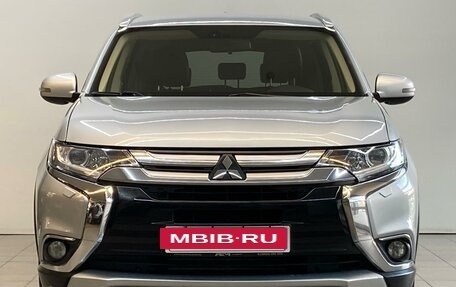 Mitsubishi Outlander III рестайлинг 3, 2015 год, 1 990 000 рублей, 2 фотография