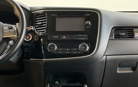 Mitsubishi Outlander III рестайлинг 3, 2015 год, 1 990 000 рублей, 11 фотография