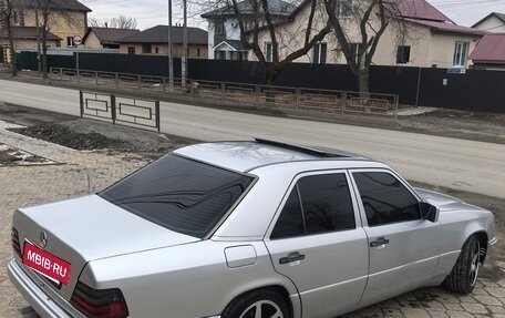 Mercedes-Benz E-Класс, 1994 год, 750 000 рублей, 4 фотография