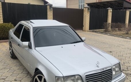 Mercedes-Benz E-Класс, 1994 год, 750 000 рублей, 2 фотография