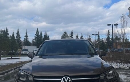 Volkswagen Touareg III, 2011 год, 2 100 000 рублей, 4 фотография