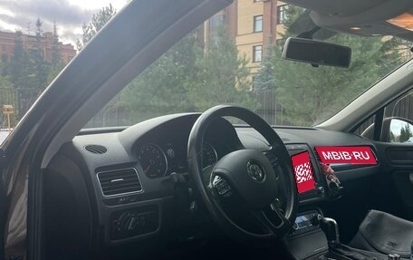 Volkswagen Touareg III, 2011 год, 2 100 000 рублей, 9 фотография