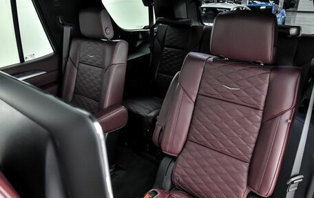Cadillac Escalade V, 2025 год, 22 740 000 рублей, 14 фотография
