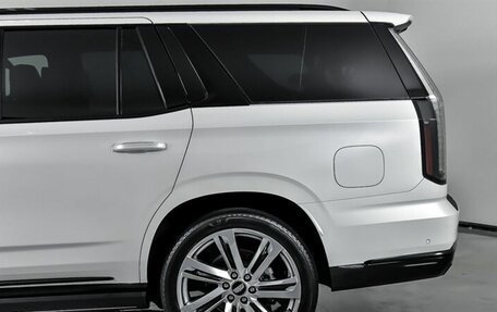 Cadillac Escalade V, 2025 год, 22 740 000 рублей, 15 фотография