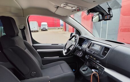 Peugeot Traveller I, 2021 год, 3 850 000 рублей, 22 фотография