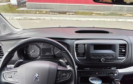 Peugeot Traveller I, 2021 год, 3 850 000 рублей, 25 фотография