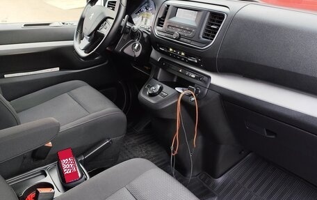 Peugeot Traveller I, 2021 год, 3 850 000 рублей, 23 фотография