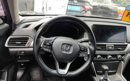 Honda Accord IX рестайлинг, 2022 год, 1 800 000 рублей, 15 фотография