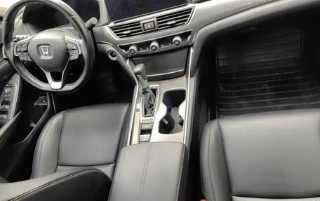 Honda Accord IX рестайлинг, 2022 год, 1 800 000 рублей, 16 фотография
