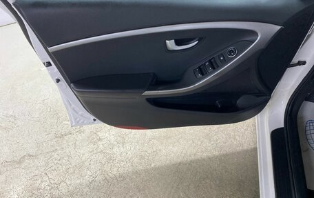 Hyundai i30 II рестайлинг, 2014 год, 999 000 рублей, 17 фотография