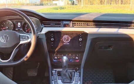 Volkswagen Passat B8 рестайлинг, 2021 год, 3 200 000 рублей, 12 фотография