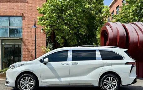 Toyota Sienna, 2022 год, 4 100 000 рублей, 6 фотография
