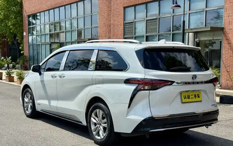 Toyota Sienna, 2022 год, 4 100 000 рублей, 7 фотография