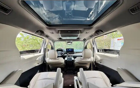 Toyota Sienna, 2022 год, 4 100 000 рублей, 18 фотография