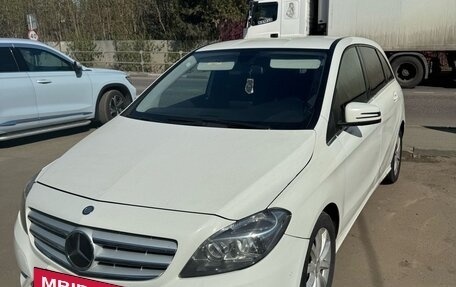 Mercedes-Benz B-Класс, 2014 год, 900 000 рублей, 5 фотография
