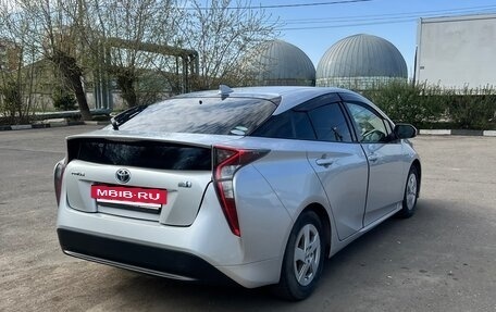 Toyota Prius IV XW50, 2017 год, 1 900 000 рублей, 4 фотография