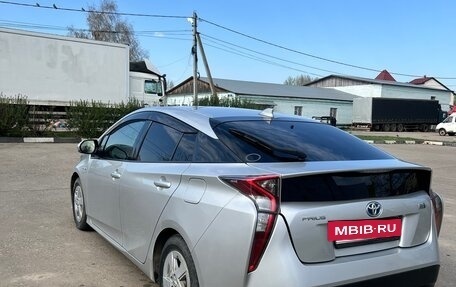 Toyota Prius IV XW50, 2017 год, 1 900 000 рублей, 5 фотография