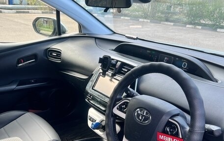 Toyota Prius IV XW50, 2017 год, 1 900 000 рублей, 8 фотография