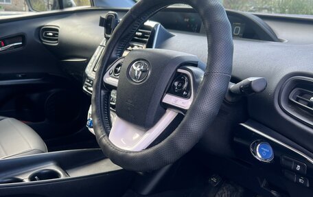 Toyota Prius IV XW50, 2017 год, 1 900 000 рублей, 11 фотография