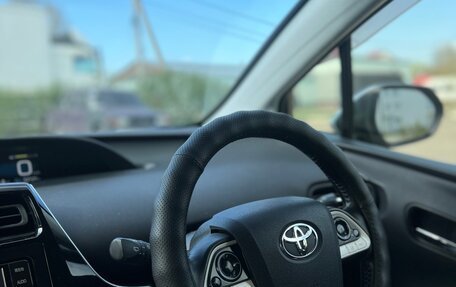 Toyota Prius IV XW50, 2017 год, 1 900 000 рублей, 19 фотография