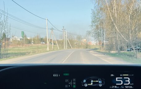 Toyota Prius IV XW50, 2017 год, 1 900 000 рублей, 15 фотография