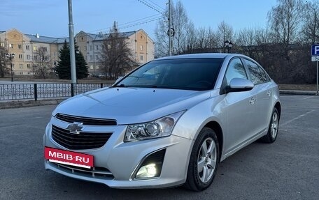 Chevrolet Cruze II, 2014 год, 899 000 рублей, 3 фотография