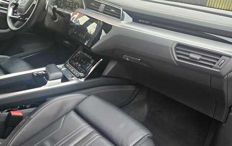 Audi e-tron I, 2020 год, 4 975 000 рублей, 12 фотография