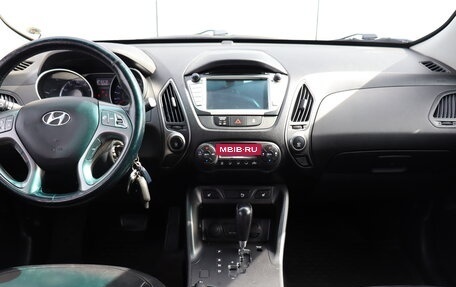 Hyundai ix35 I рестайлинг, 2014 год, 850 000 рублей, 10 фотография