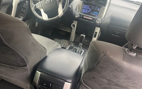Toyota Land Cruiser Prado 150 рестайлинг 2, 2011 год, 2 600 000 рублей, 11 фотография